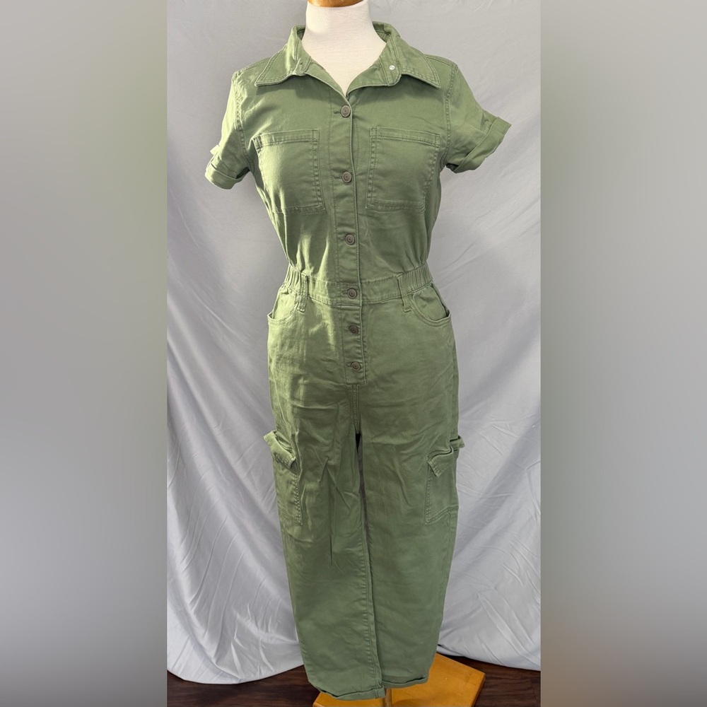 Celebrity Pink Green Button-Up Jumpsuit